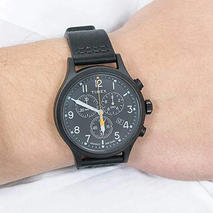 Orologio Timex da uomo in pelle nera, quadrante nero | Tw2r47500