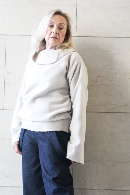 Maglione bianco in lana a collo alto