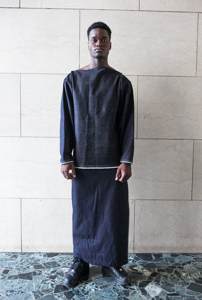 Camicia a maniche lunghe con collo a barchetta